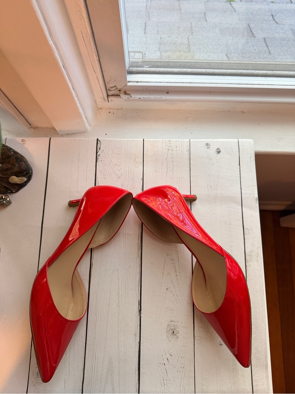 Vince Camuto | Red Patent Leather Pointed-Toe Kitten Heels - Picture 4 of 15